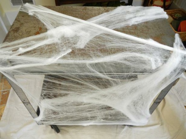 interessante-Tischdecke-Spinnengewebe