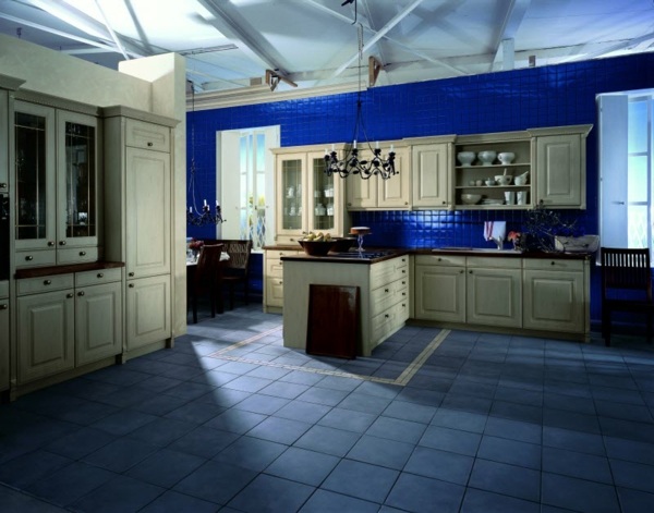 kräftige-Farbe-Küche-blau