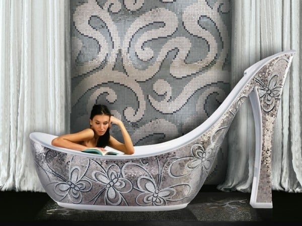 luxuriösen-Mosaik-Fliesen-Sicis-badewanne-schuhe