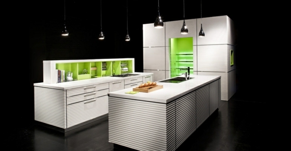 minimalistische-weiße-Küche-grüne-LED-Beleuchtung