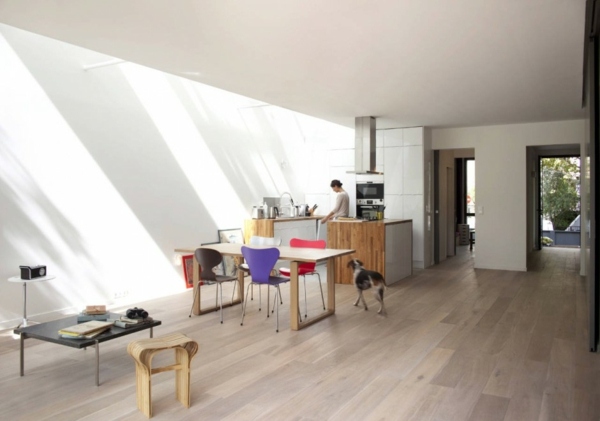 offener-Wohnbereich-Holz-Kücheninsel