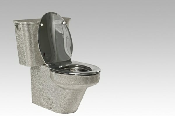 swarowski-toilette-edelstahl-Luxus