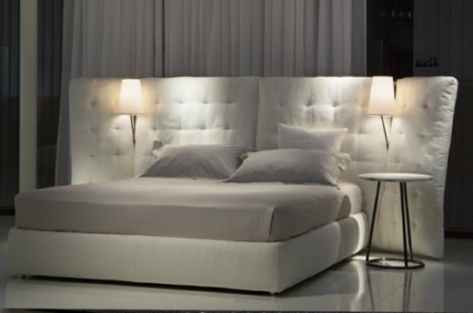 weißes-luxuriöses-Schlafzimmer-Design