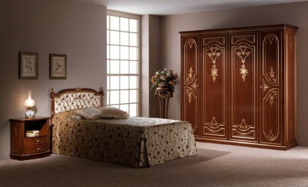 Königliche-schlafzimmer-Möbel-Meroni-goldene-verzierungen