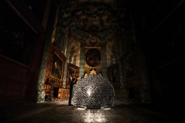 Lotus-Dome-kunst-installation-kirche-frankreich