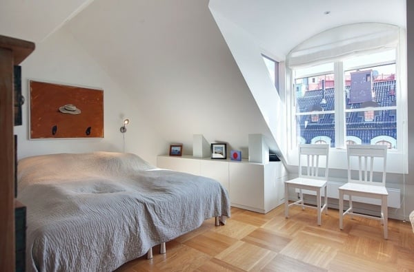 Schlafzimmer-Dachschräge-moderne-Möbel