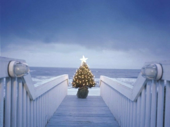 Weihnachtsbaum-Veranda-romantischer-Winter