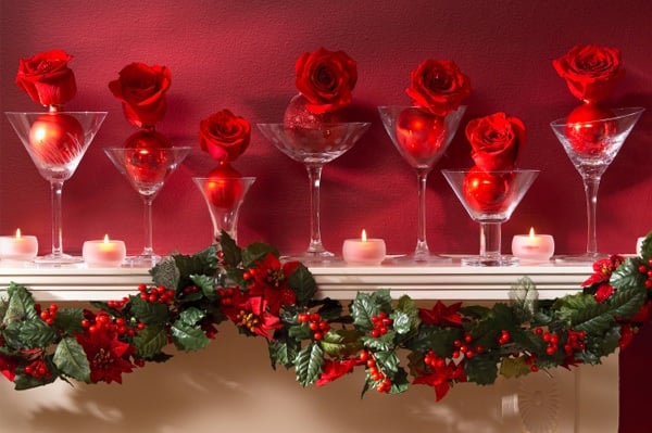 Weihnachtsdeko-Ideen-für-Kamin-martini-gläser-rosen