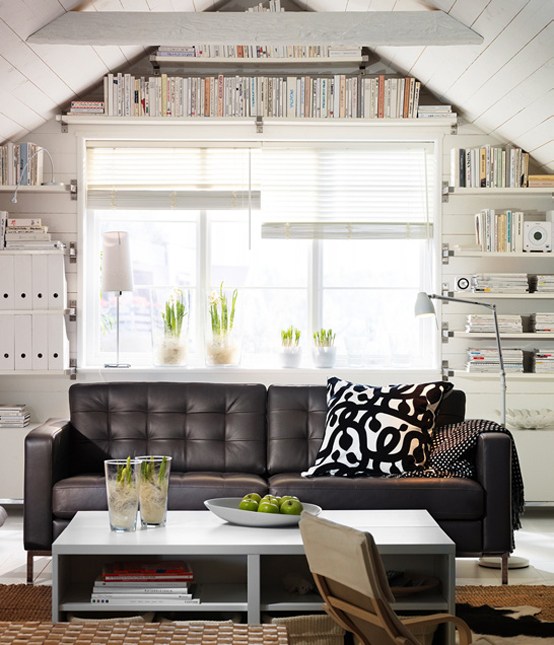 Wohnzimmer-Design-Ideen-IKEA-braunes-ledersofa