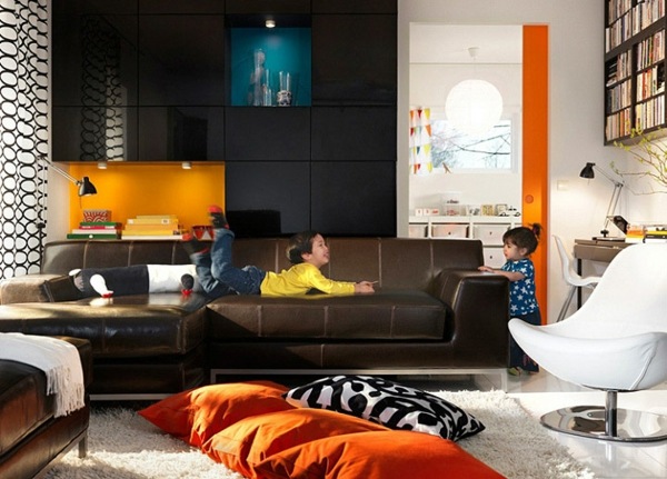 Wohnzimmer-Design-Ideen-IKEA-orange-akzente