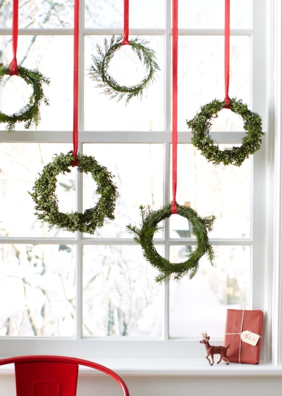 bastelideen-Fensterdeko-zu-Weihnachten-kränze