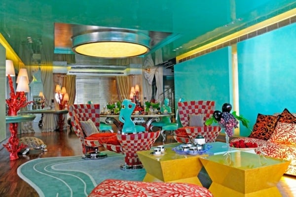 bunte-Farben-Hotel-Lobby-blau-gelb-orange