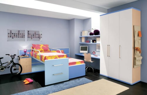 bunte-Kinderzimmermöbel-blau-creme