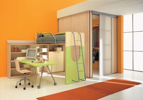 bunte-Kinderzimmermöbel-wandschrank-helles-holz-orange