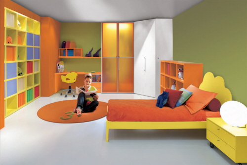 bunte-Kinderzimmermöbel-wohnwand-gelb