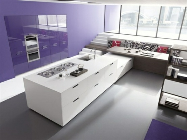 große-weiß-lila-Einbauküche-modernes-Design