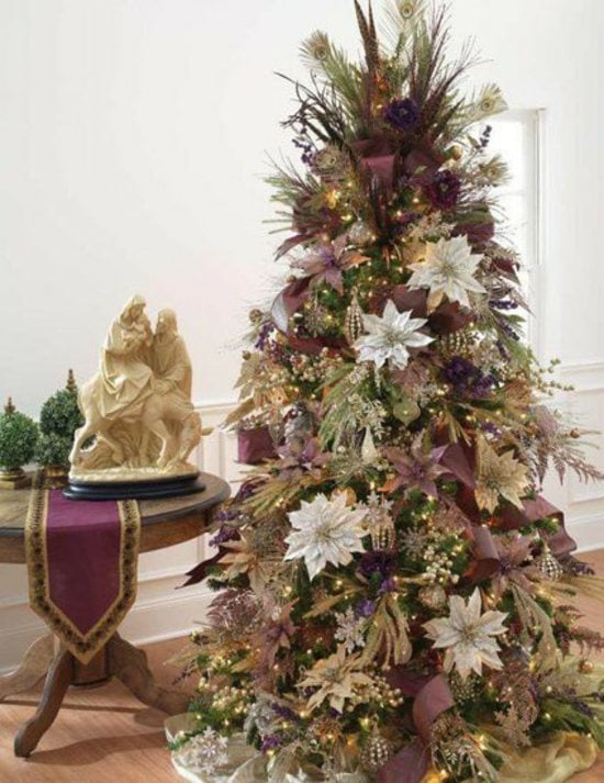 lila-Schmuck-Weihnachtsbaum-Blumen
