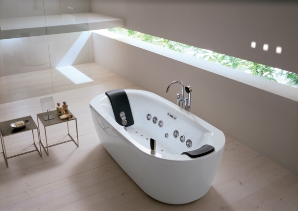 luxuriöse-Badewanne-elektronische-Steuerung