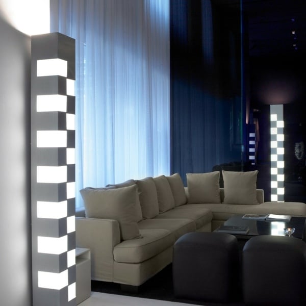 moderne-Stehlampe-dekorativer-Blickfang-wohnzimmer-totem
