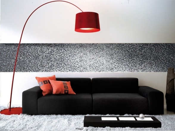moderne-rote-Stehlampe-sofa-wand-mosaik