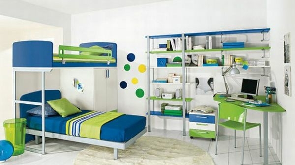 praktische-Bücherregal-kleines-Jugendzimmer-Doppelbett