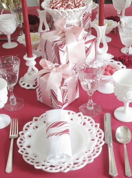 rosa-Weihnachten-Tischdeko-Geschenke