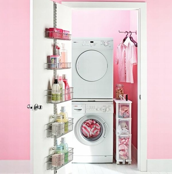 rosa-farbige-Waschküche-Möbel