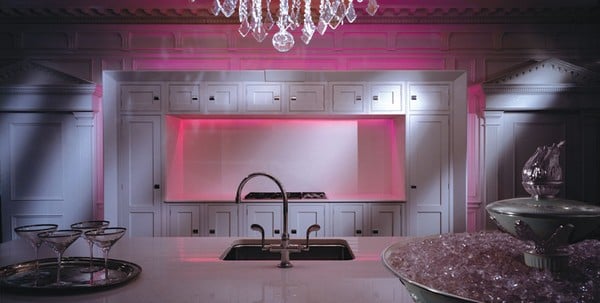 rosa-farbige-subtile-Kuchenbeleuchtung