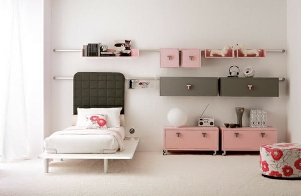 rosa-farbiges-Mädchenzimmer-platzsparende-Regale