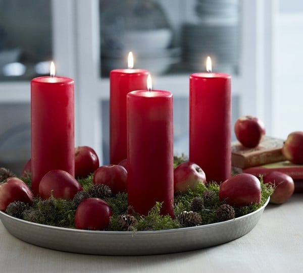 rote-Kerzen-Weihnachten-Tischdeko
