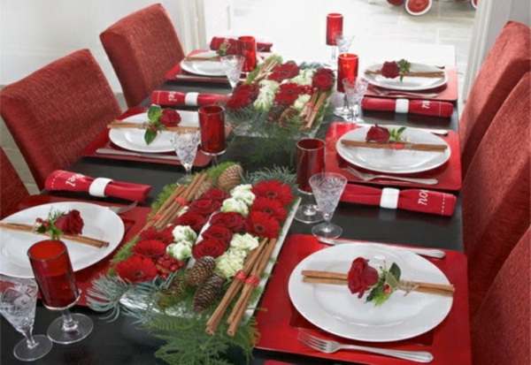 rote-Tischdeko-Weihanchten-Rosen