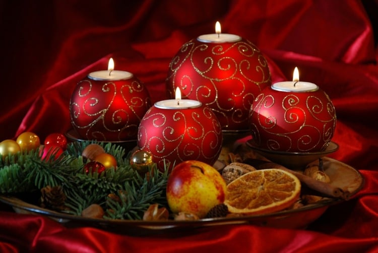 rote weihnachtsdeko ideen windlichter ornamente gold potpourri orange
