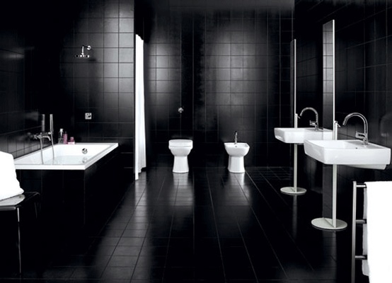 total-schwarzes-Badezimmer-Design-weiße-badmöbel