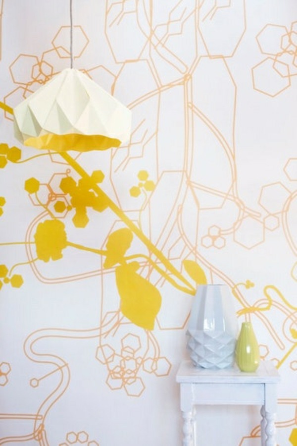 weiß-gelbe-Papierlampe-Wandtattoo-Wohnzimmer