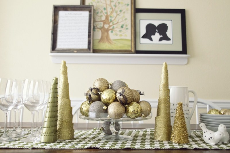 winter deko silvester idee gold tannen modern christbaumkugeln silber
