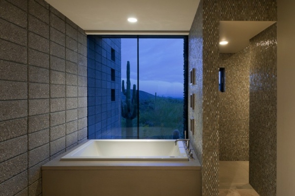 zweiteilige-Badewanne-Holz-Granitboden