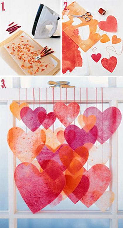 Bastelideen zum Valentinstag transparente herzen wachsmalstifte bügeln