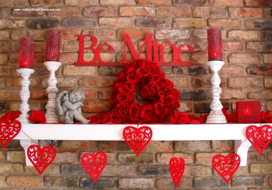 Basteln Valentinstag Ideen kaminsims engelfigur rosen kerzen girlande