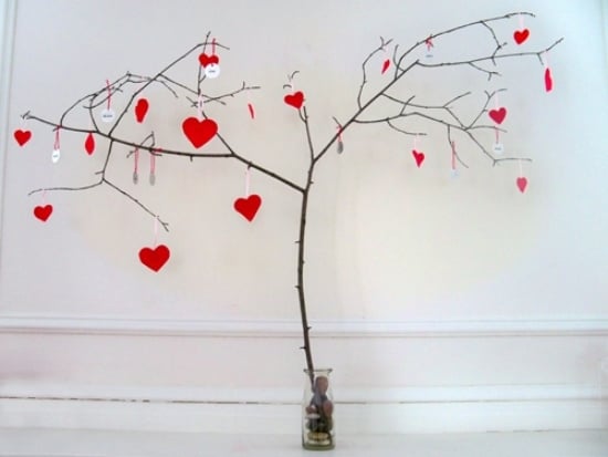 Dekoration Valentinstag baum mit kerzen geschmückt