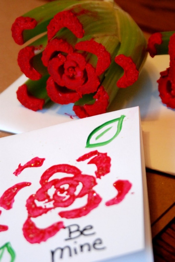Karten zum Valentinstag selber basteln pflanze farbe abdruck