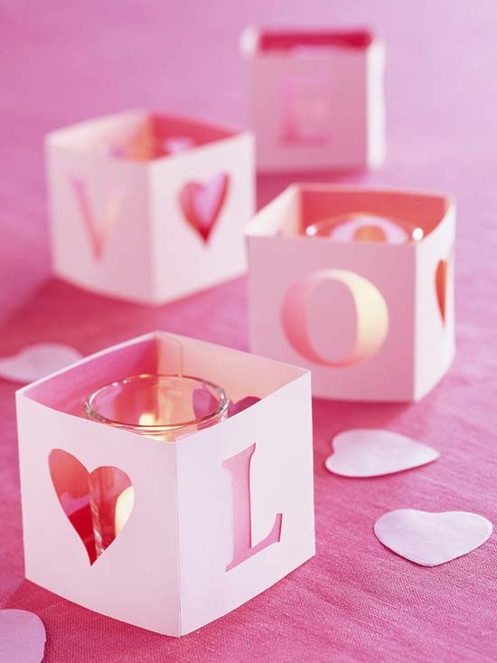 Kerzen zum Valentinstag rosa papier glaskerzenhalter