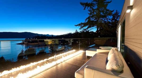 luxuriöse Villa Kanada terrasse ausblick kamin boden