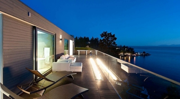 luxuriöse Villa terrasse blick ozean