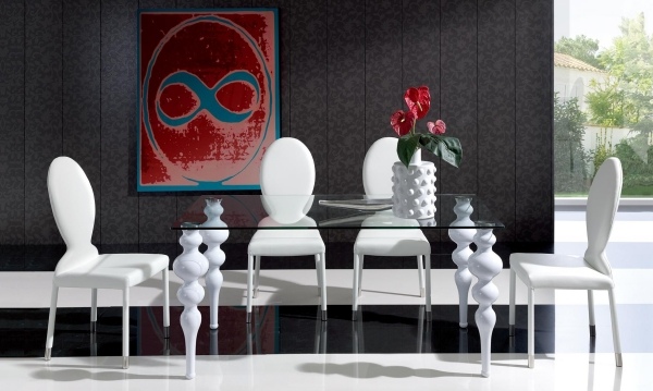 Moderne-Esszimmermöbel-Ideen-weiße-stühle-glasplatte-esstisch