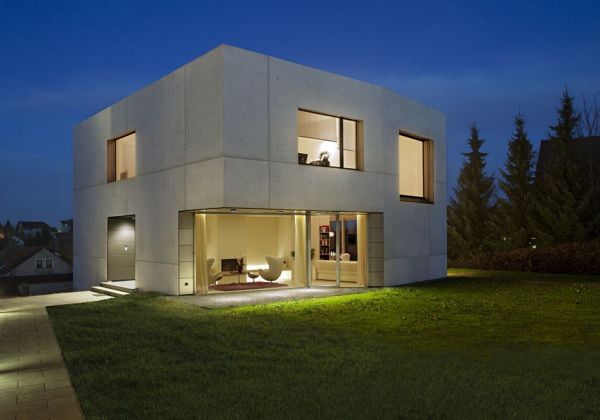 modernes-Betonhaus-Deutschland-interessante-Architektur