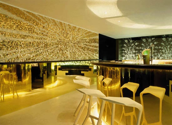 restaurant-interieur-design-bar-goldfarbe-glitzer