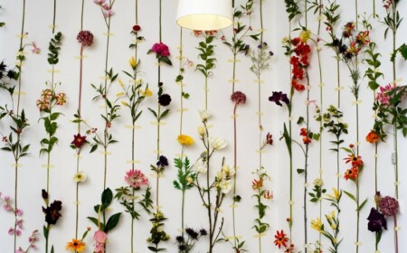 wandgestaltung ideen blumen kuenstlich lampe bunt dekoration