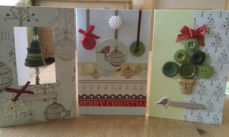 weihnachtskarten basteln knoepfe gruen idee geschenk tannenbaum
