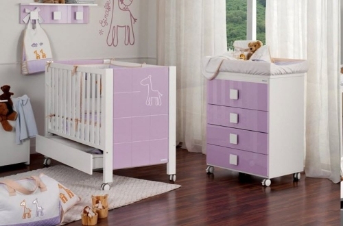 11 ideen für wickeltisch babyzimmer lila möbel