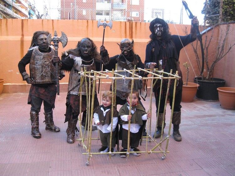 Fasching Ideen und Karneval Kostüme orks-hobbits-kaefig
